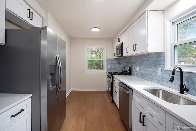 22150 Beverly Street, Oak Park, MI 48237