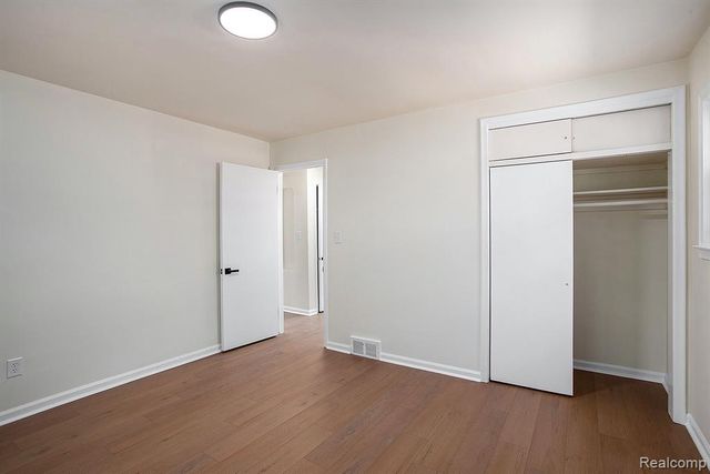 22150 Beverly Street, Oak Park, MI 48237