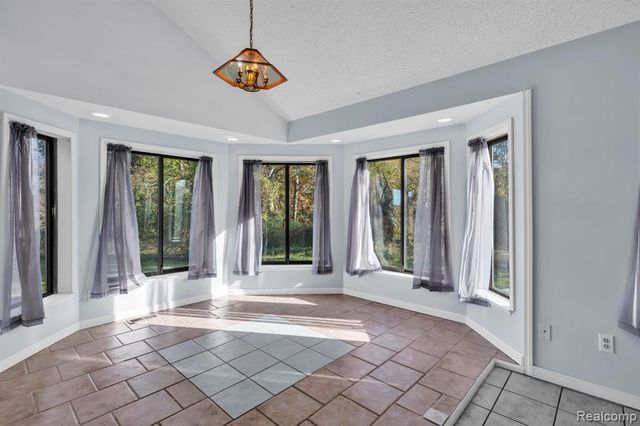 14269 Cole Road, Linden, MI 48451