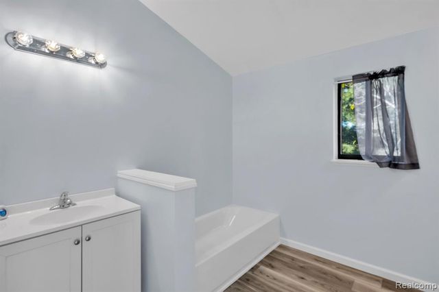 14269 Cole Road, Linden, MI 48451