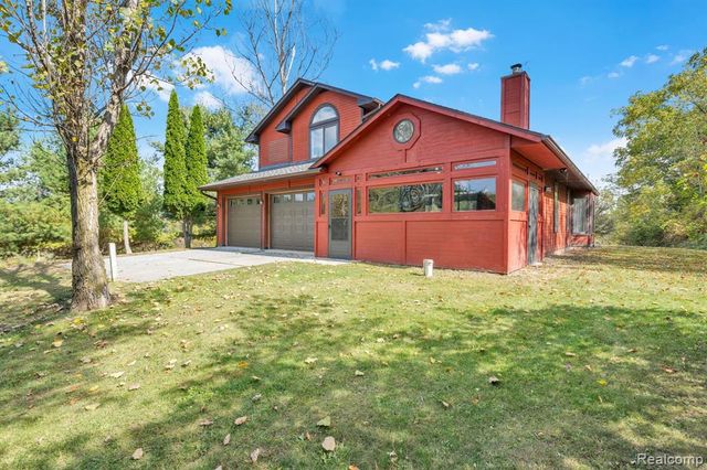 14269 Cole Road, Linden, MI 48451