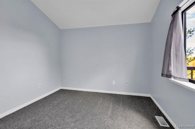 14269 Cole Road, Linden, MI 48451