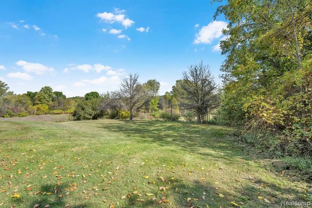 14269 Cole Road, Linden, MI 48451