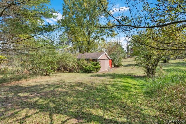 14269 Cole Road, Linden, MI 48451