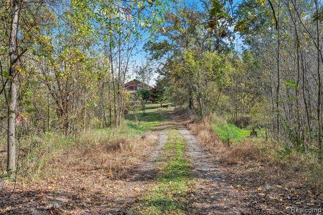 14269 Cole Road, Linden, MI 48451