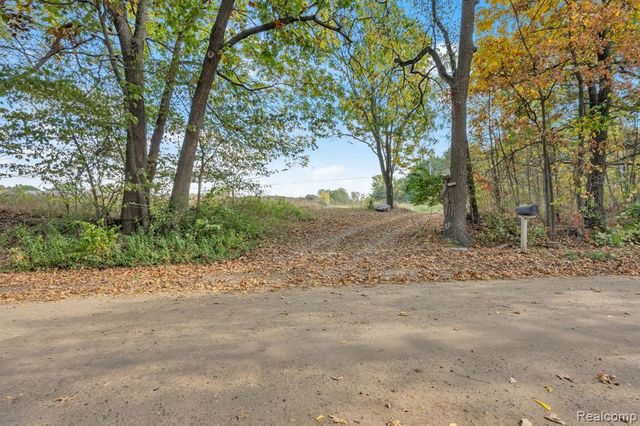 14269 Cole Road, Linden, MI 48451