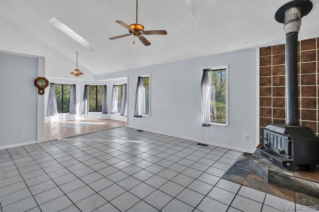 14269 Cole Road, Linden, MI 48451