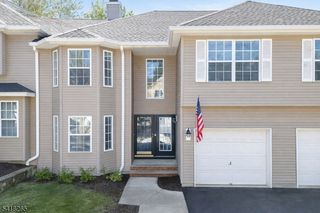 4 Jumping Brook Pl, Clinton Twp., NJ 08801