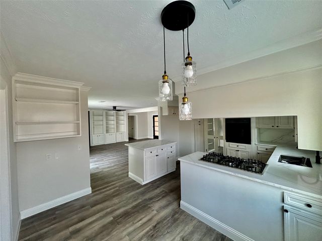 2511 Briarpark Drive, Houston, TX 77042