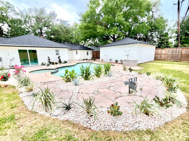 2511 Briarpark Drive, Houston, TX 77042