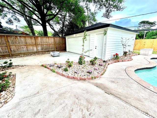 2511 Briarpark Drive, Houston, TX 77042