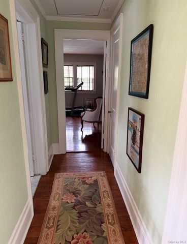 371 Grosvenor Street, Douglaston, NY 11363