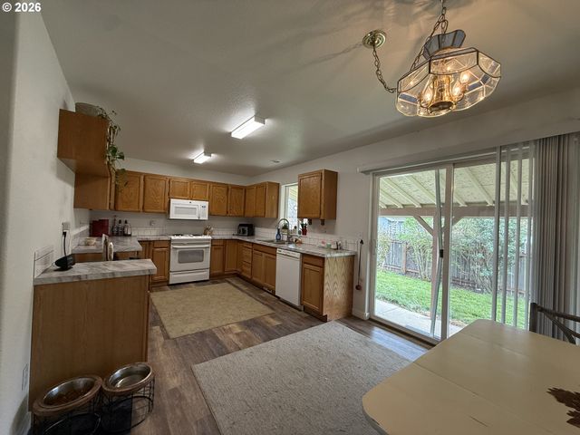 1216 E THIRD Ave, Sutherlin, OR 97479