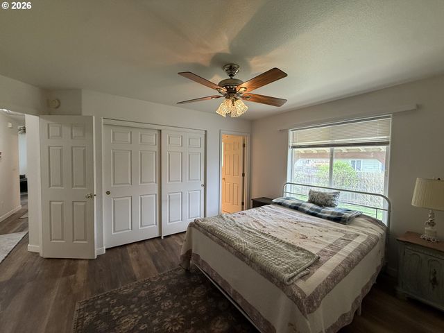 1216 E THIRD Ave, Sutherlin, OR 97479