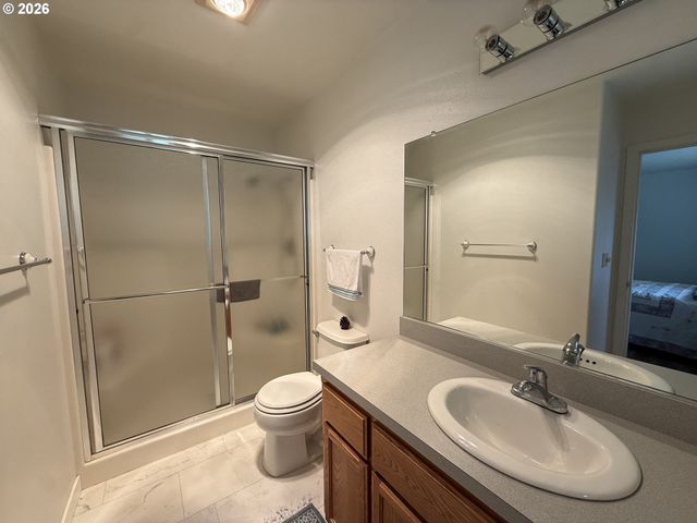 1216 E THIRD Ave, Sutherlin, OR 97479