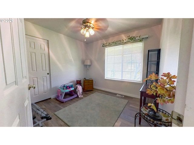 1216 E THIRD Ave, Sutherlin, OR 97479