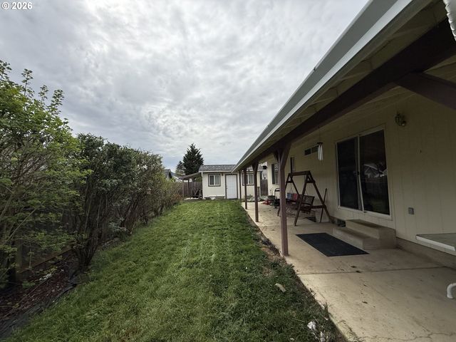 1216 E THIRD Ave, Sutherlin, OR 97479