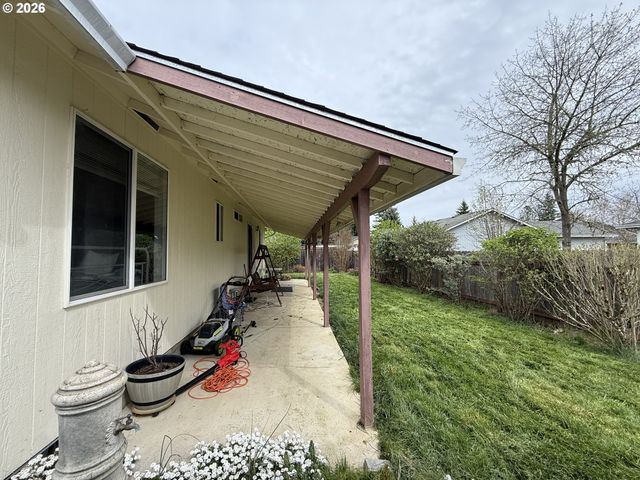 1216 E THIRD Ave, Sutherlin, OR 97479