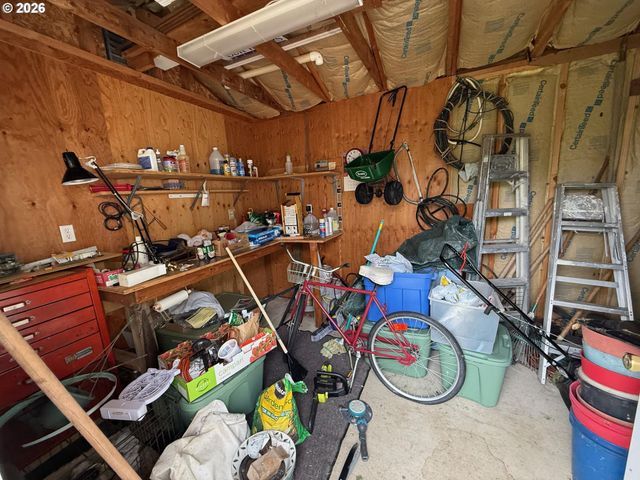 1216 E THIRD Ave, Sutherlin, OR 97479