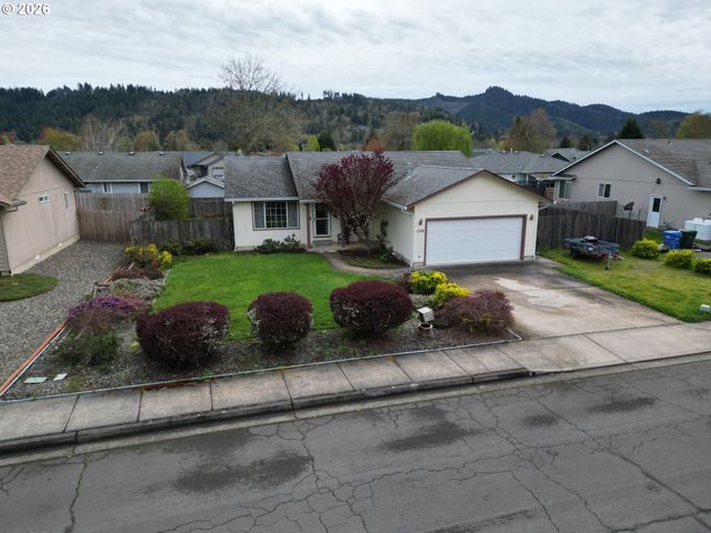 1216 E THIRD Ave, Sutherlin, OR 97479