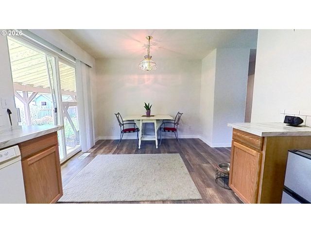 1216 E THIRD Ave, Sutherlin, OR 97479