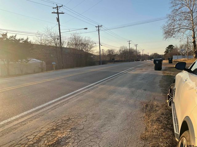 2442 Old Henderson Hwy, Tyler, TX 75702