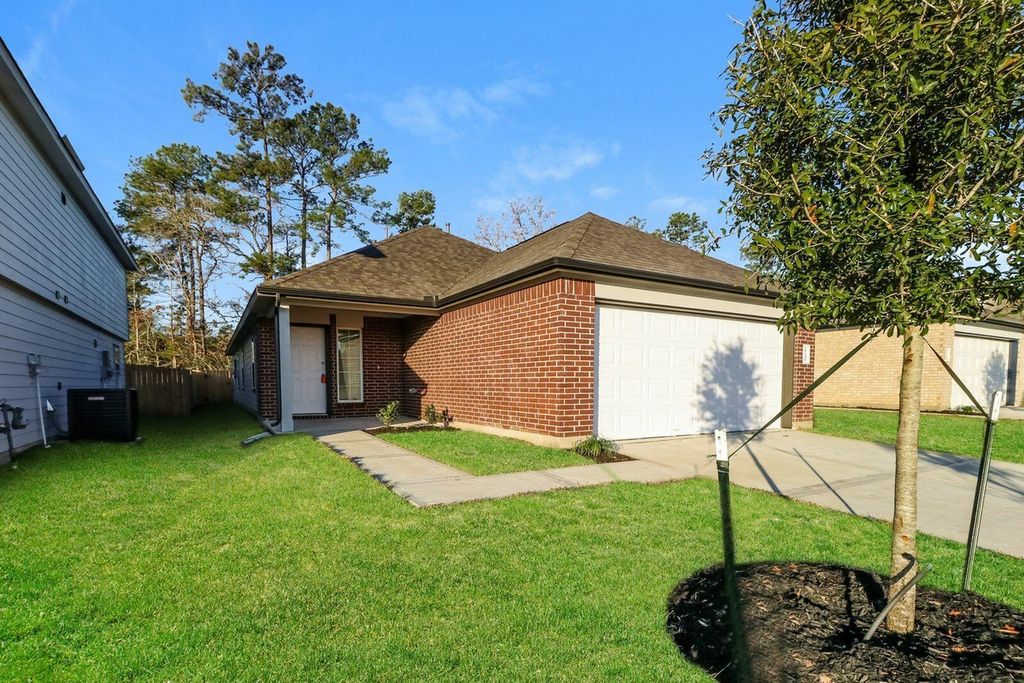 2720 Atlas Drive, Conroe, TX 77301