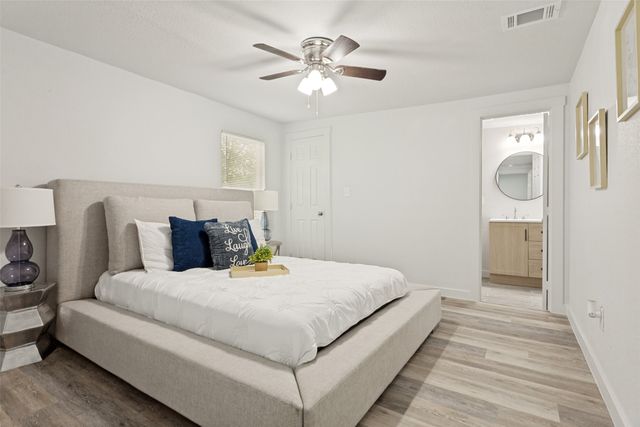 128 NW Lorna Street, Burleson, TX 76028
