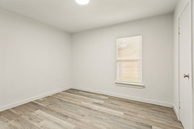 128 NW Lorna Street, Burleson, TX 76028