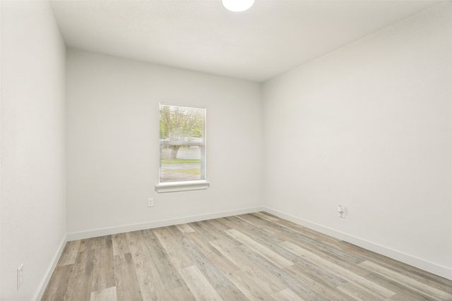 128 NW Lorna Street, Burleson, TX 76028
