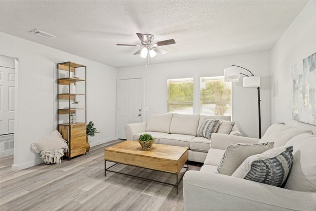 128 NW Lorna Street, Burleson, TX 76028
