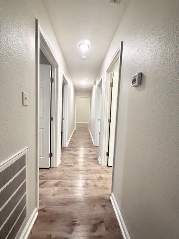 140 Huisache Street, Lake Jackson, TX 77566