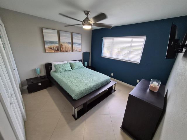 1815 N SURF Road 503, Hollywood, FL 33019