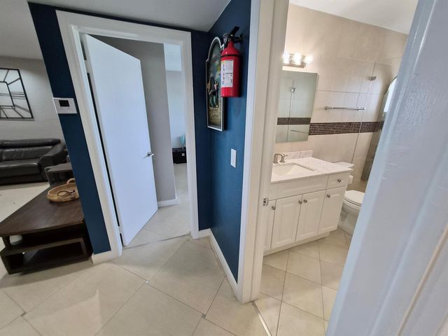 1815 N SURF Road 503, Hollywood, FL 33019