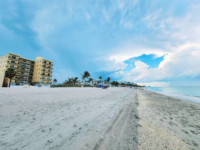 1815 N SURF Road 503, Hollywood, FL 33019