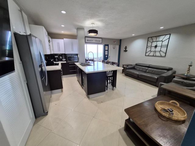 1815 N SURF Road 503, Hollywood, FL 33019