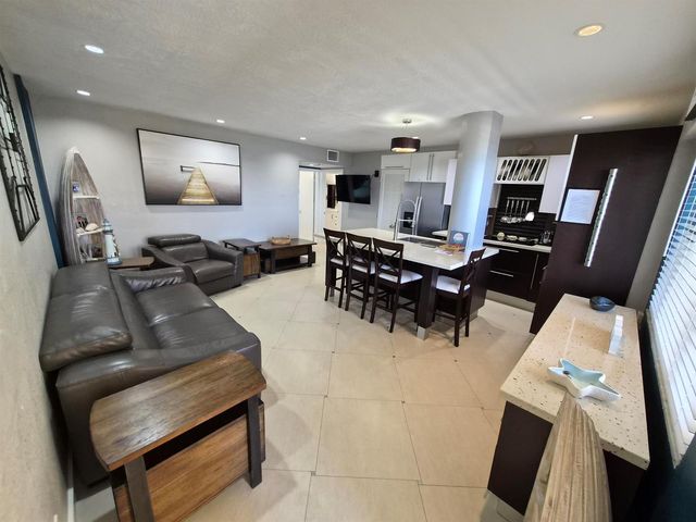 1815 N SURF Road 503, Hollywood, FL 33019