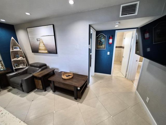 1815 N SURF Road 503, Hollywood, FL 33019