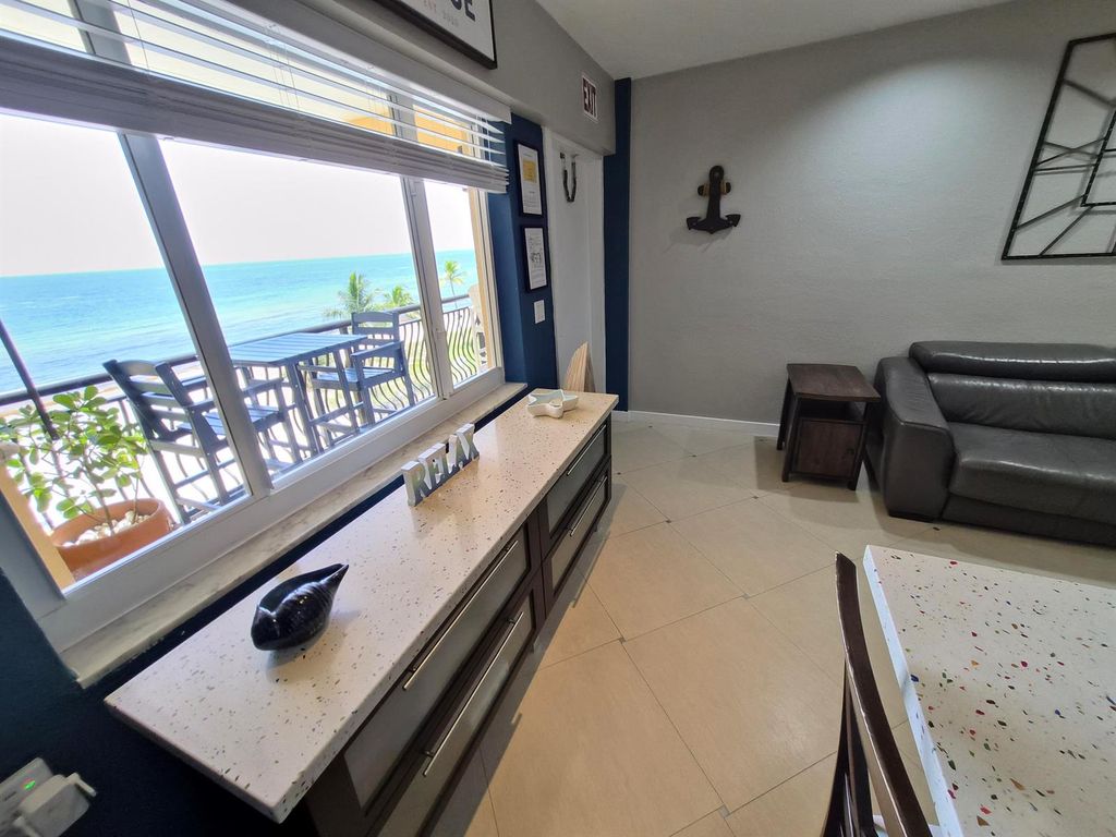 1815 N SURF Road 503, Hollywood, FL 33019