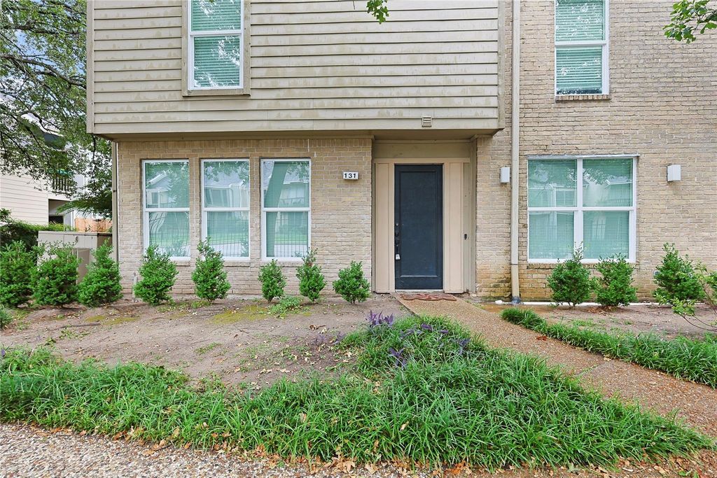 2100 Tanglewilde Street 131, Houston, TX 77063