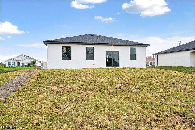 2810 72nd ST W, Lehigh Acres, FL 33971