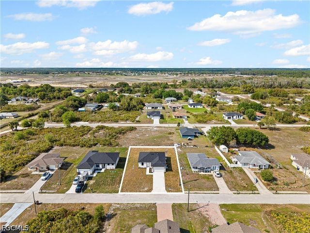 2810 72nd ST W, Lehigh Acres, FL 33971