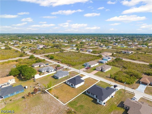 2810 72nd ST W, Lehigh Acres, FL 33971