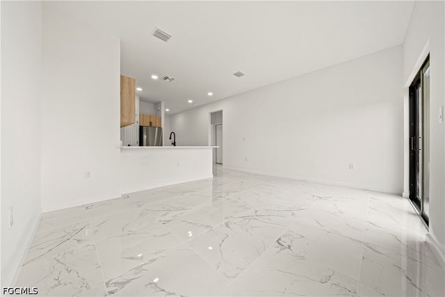 2810 72nd ST W, Lehigh Acres, FL 33971