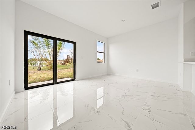 2810 72nd ST W, Lehigh Acres, FL 33971