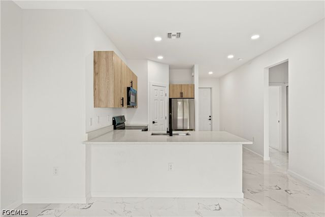 2810 72nd ST W, Lehigh Acres, FL 33971