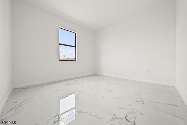 2810 72nd ST W, Lehigh Acres, FL 33971