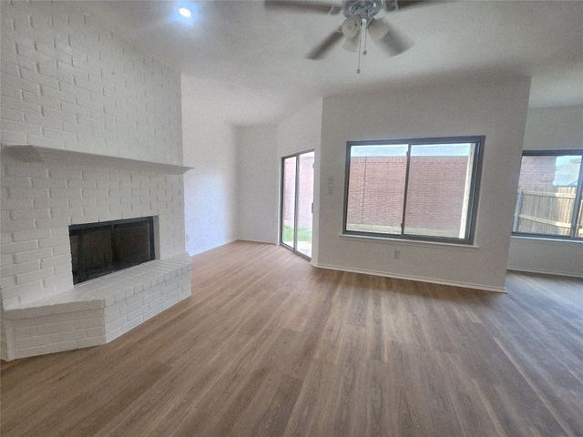 802 Headwater Drive, Arlington, TX 76015