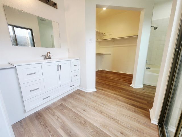 802 Headwater Drive, Arlington, TX 76015