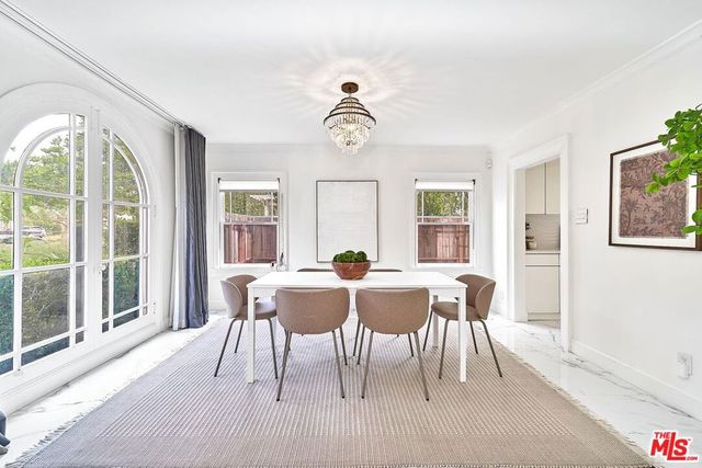 860 S Norton Avenue, Los Angeles, CA 90005